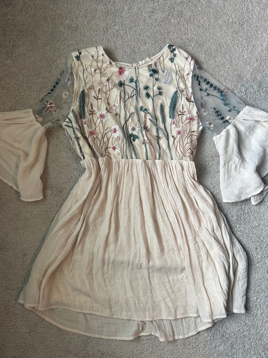 Altar'd State Dresses & Skirts - Altar'd State Cream Boho Embroidered Bell Sleeve dress